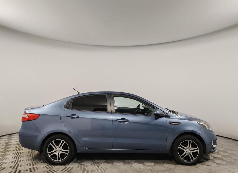 Kia Rio, III 5-speed 1.6 MT (123 л.с.)