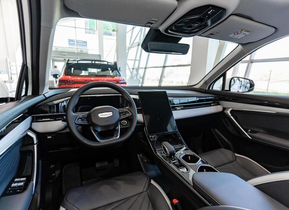 Geely Atlas, II 1.5 AMT (147 л.с.)