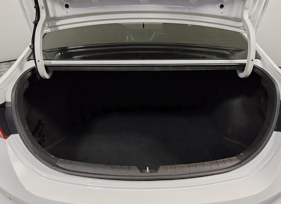 Hyundai Solaris, II 1.6 AT (123 л.с.)