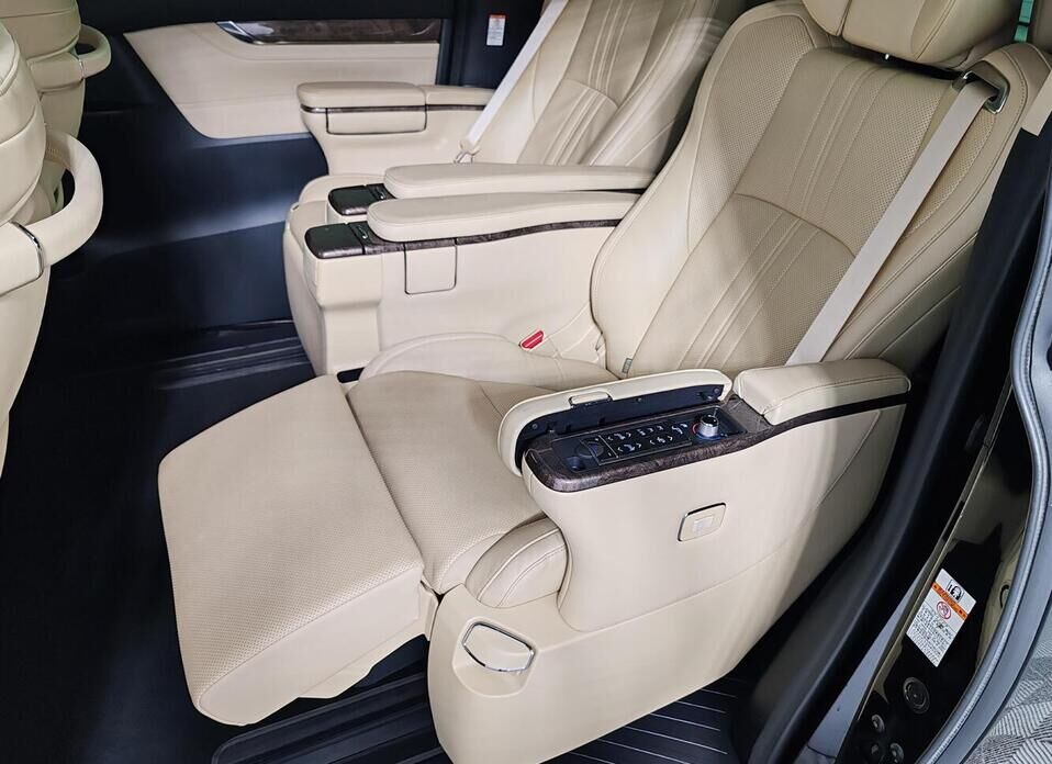Toyota Alphard 3.5 AT (300 л.с.)