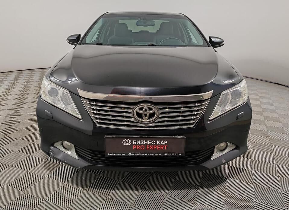 Toyota Camry 2.5 AT (181 л.с.)