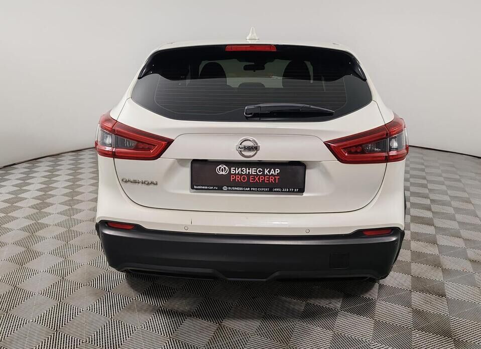 Nissan Qashqai, II Рестайлинг 1.2 MT (115 л.с.)