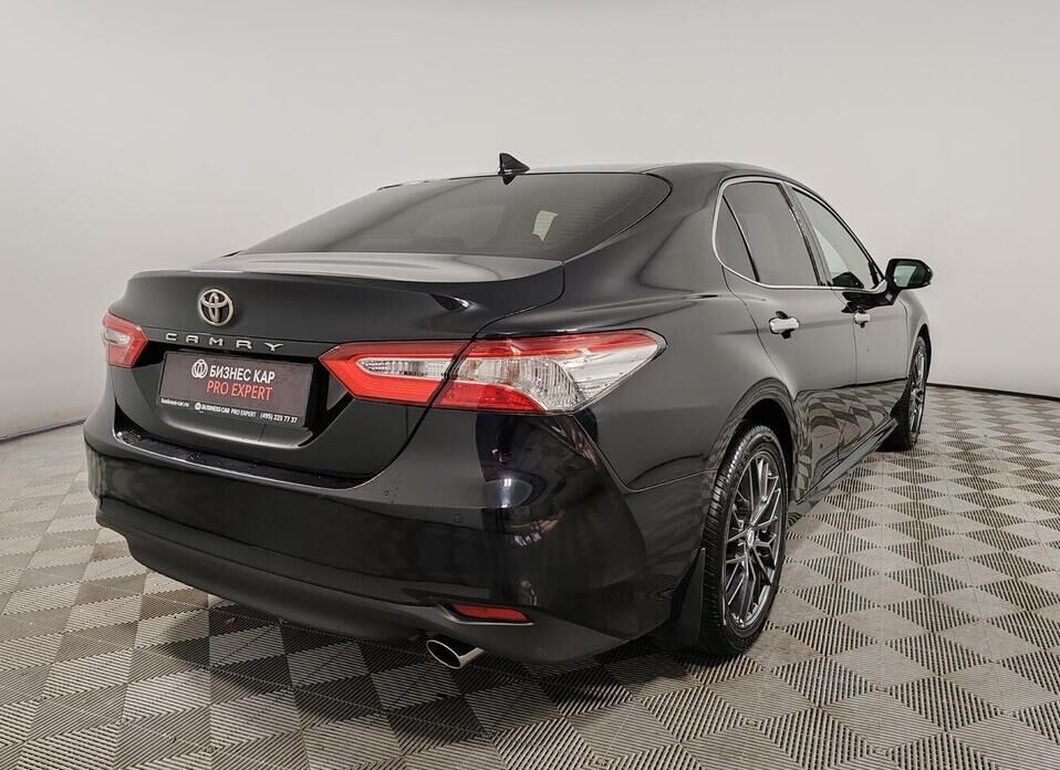 Toyota Camry 2.5 AT (181 л.с.)