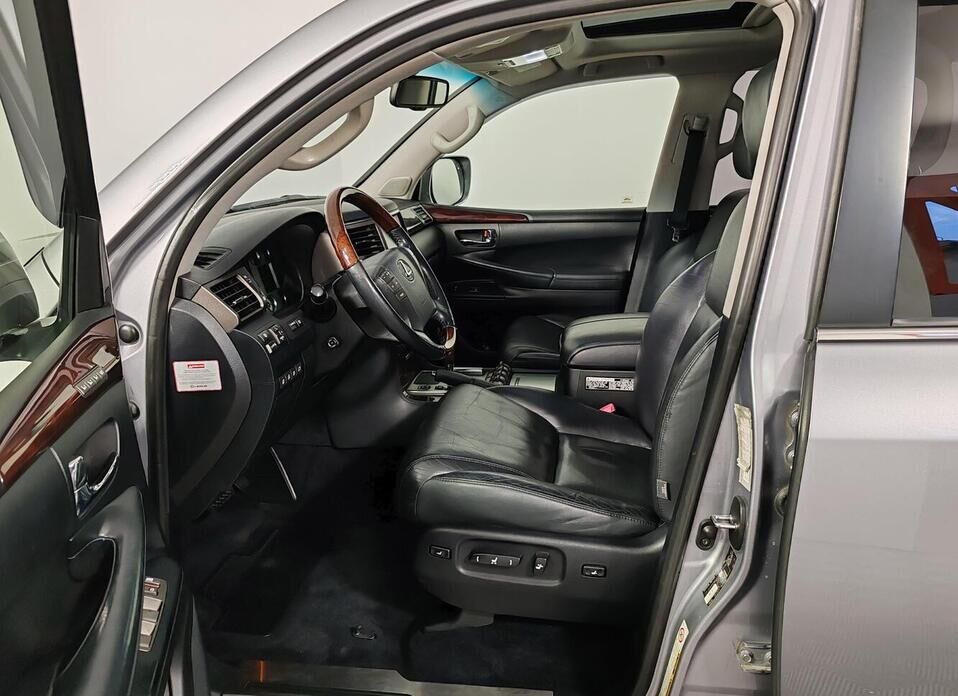 Lexus LX, III 570 5.7 AT (367 л.с.) 4WD