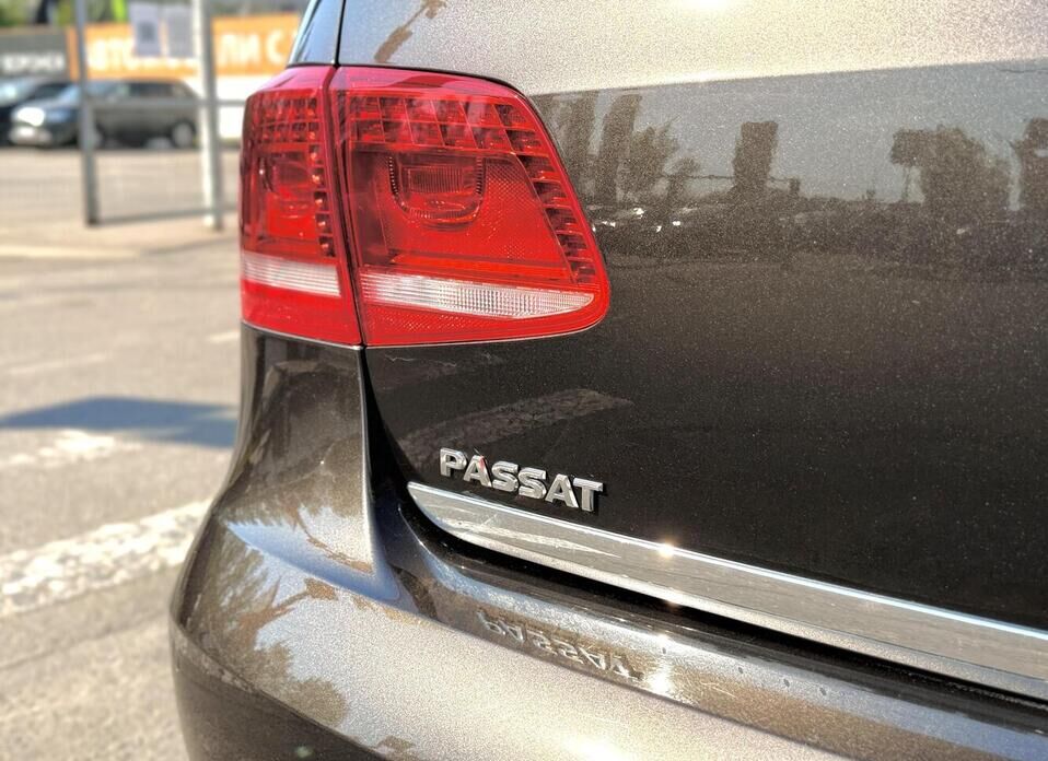 Volkswagen Passat, B7 1.8 MT (152 л.с.)