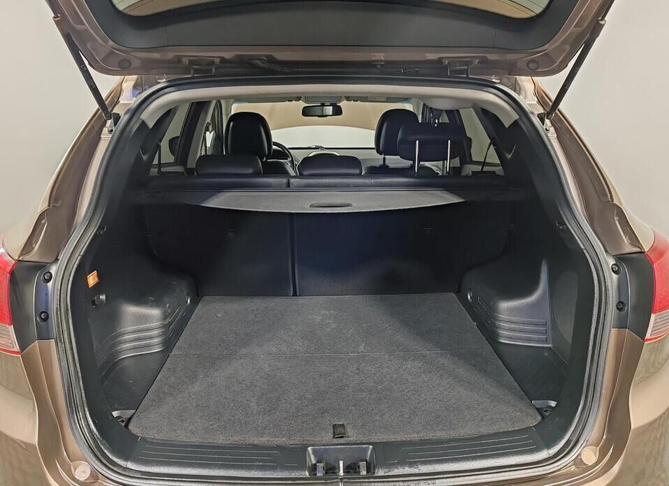 Hyundai ix35, I Рестайлинг 2.0 AT (150 л.с.)