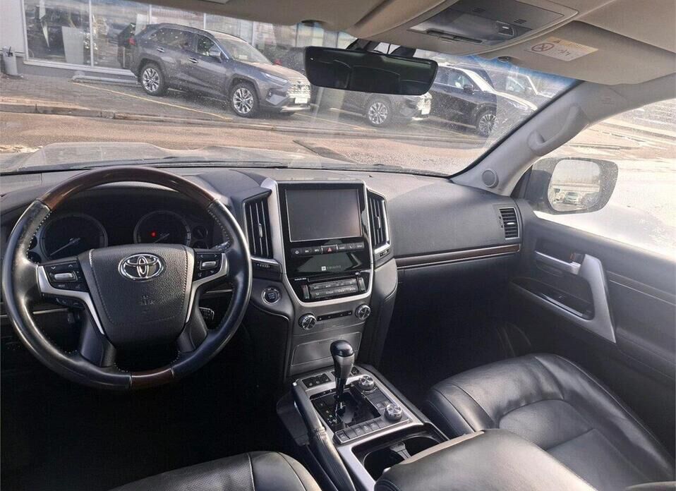 Toyota Land Cruiser, 200 Series Рестайлинг 2 4.5d AT (249 л.с.) 4WD