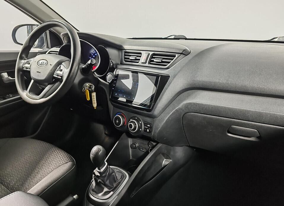 Kia Rio, III 5-speed 1.6 MT (123 л.с.)