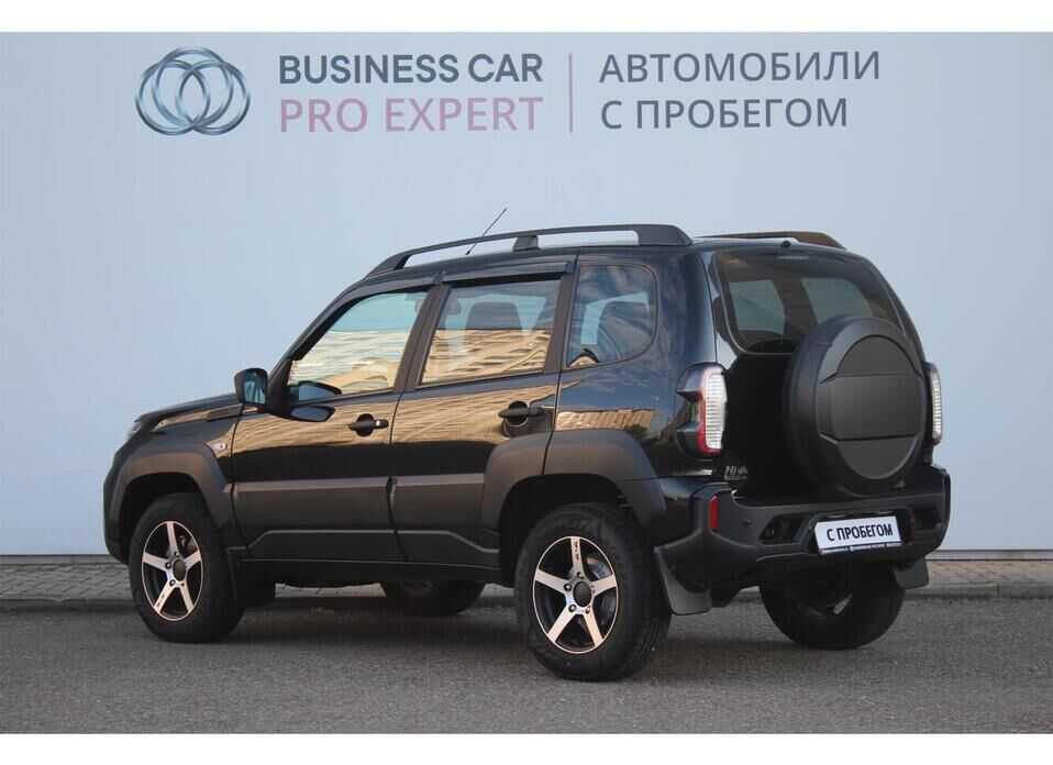 LADA (ВАЗ) Niva 1.7 MT (80 л.с.) 4WD