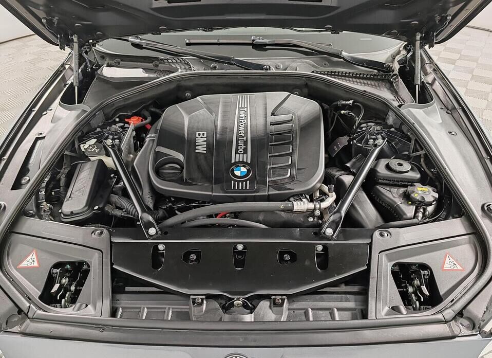 BMW 5 серии, VI (F10/F11/F07) Рестайлинг 530d xDrive 3.0d AT (258 л.с.) 4WD