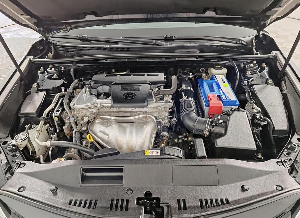 Toyota Camry 2.5 AT (181 л.с.)