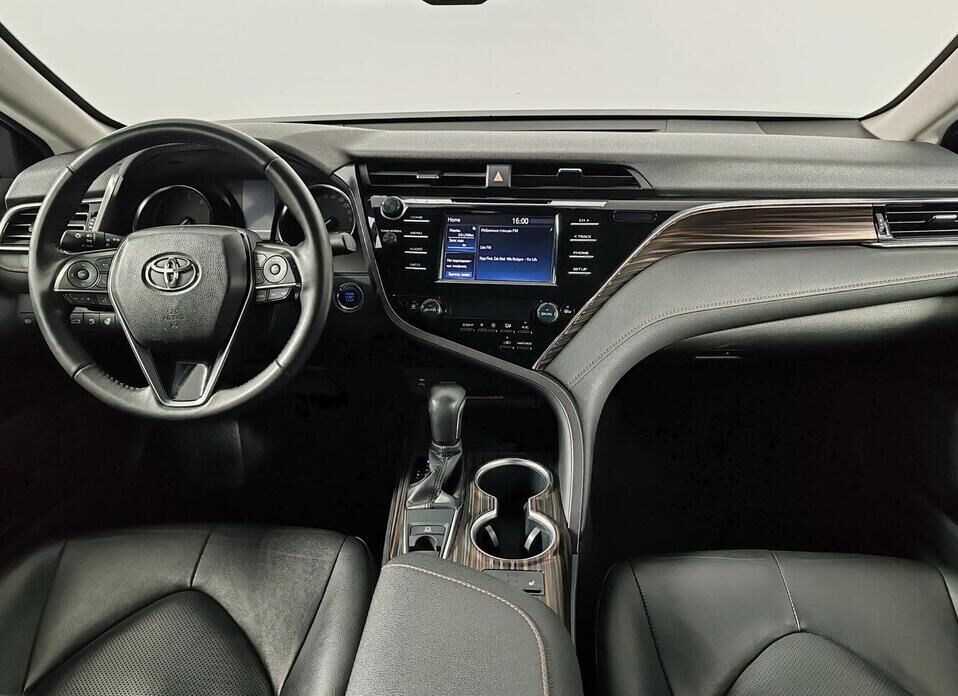 Toyota Camry 2.5 AT (181 л.с.)