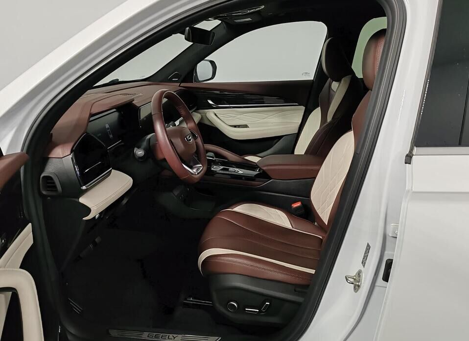Geely Monjaro 2.0 AT (238 л.с.) 4WD