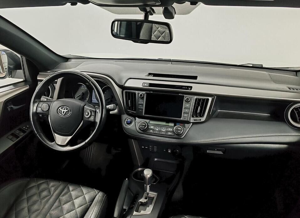Toyota RAV4, IV (XA40) Рестайлинг 2.0 CVT (146 л.с.) 4WD