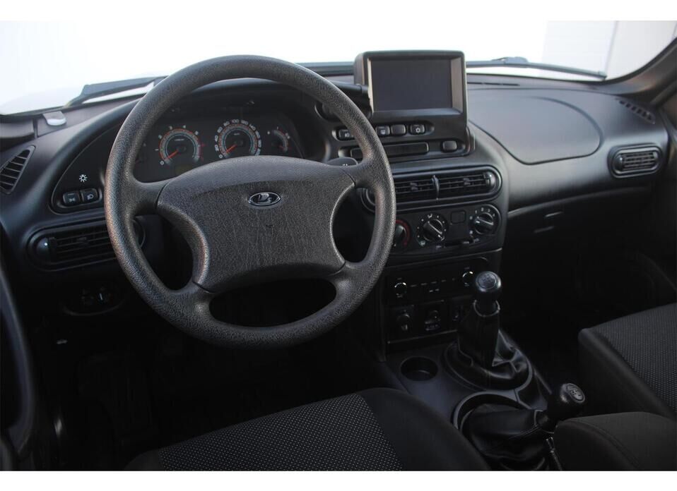 LADA (ВАЗ) Niva 1.7 MT (80 л.с.) 4WD