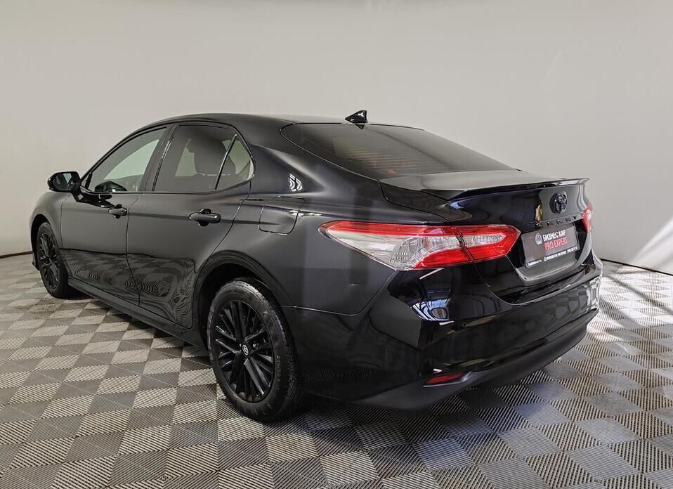 Toyota Camry, VIII (XV70) 2.5 AT (181 л.с.)