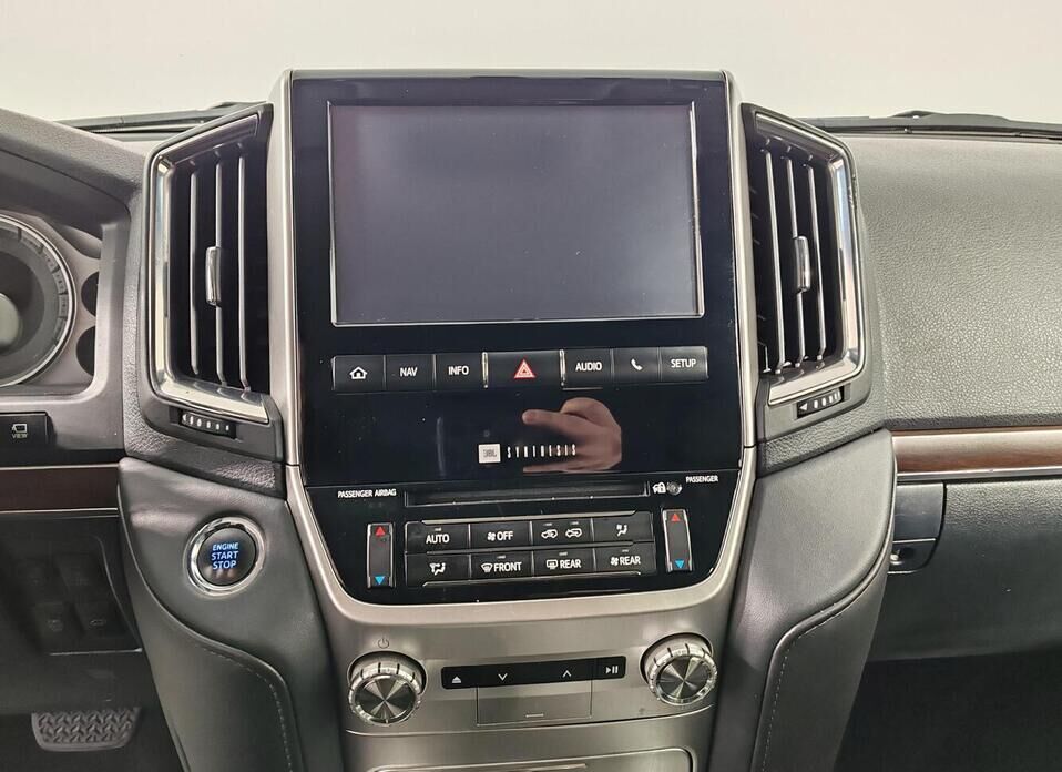 Toyota Land Cruiser, 200 Series Рестайлинг 2 4.5d AT (249 л.с.) 4WD