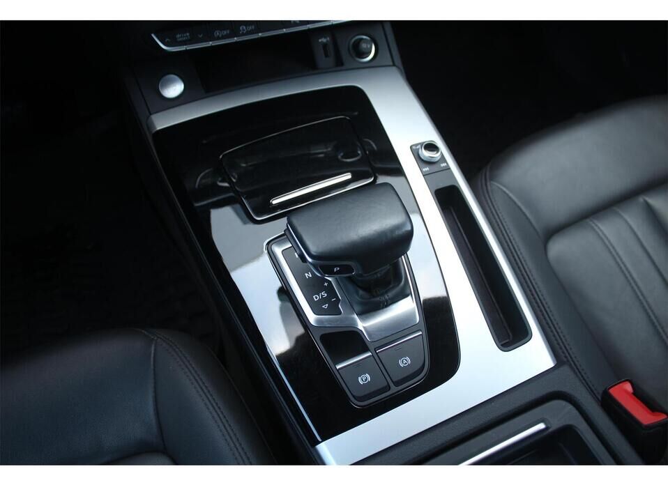 Audi Q5, II (FY) Рестайлинг 45 TFSI 2.0 AMT (249 л.с.) 4WD