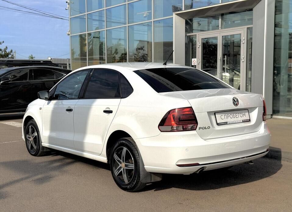 Volkswagen Polo, V Рестайлинг 1.6 AT (110 л.с.)