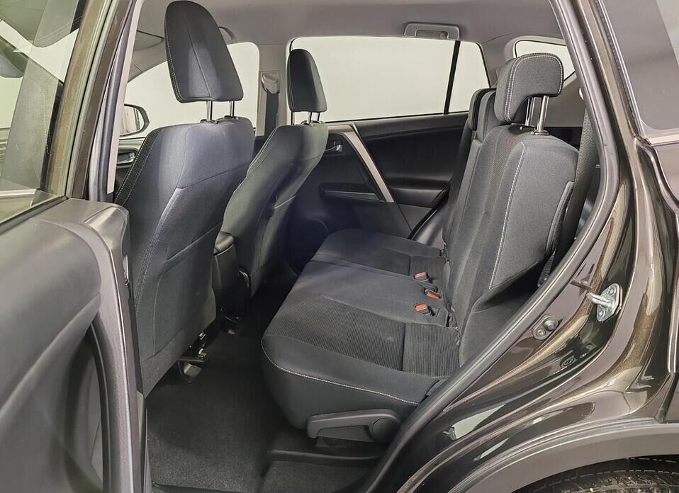 Toyota RAV4, IV (XA40) Рестайлинг 2.0 CVT (146 л.с.) 4WD