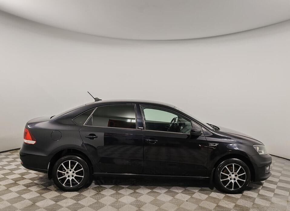 Volkswagen Polo, V Рестайлинг 1.6 AT (110 л.с.)