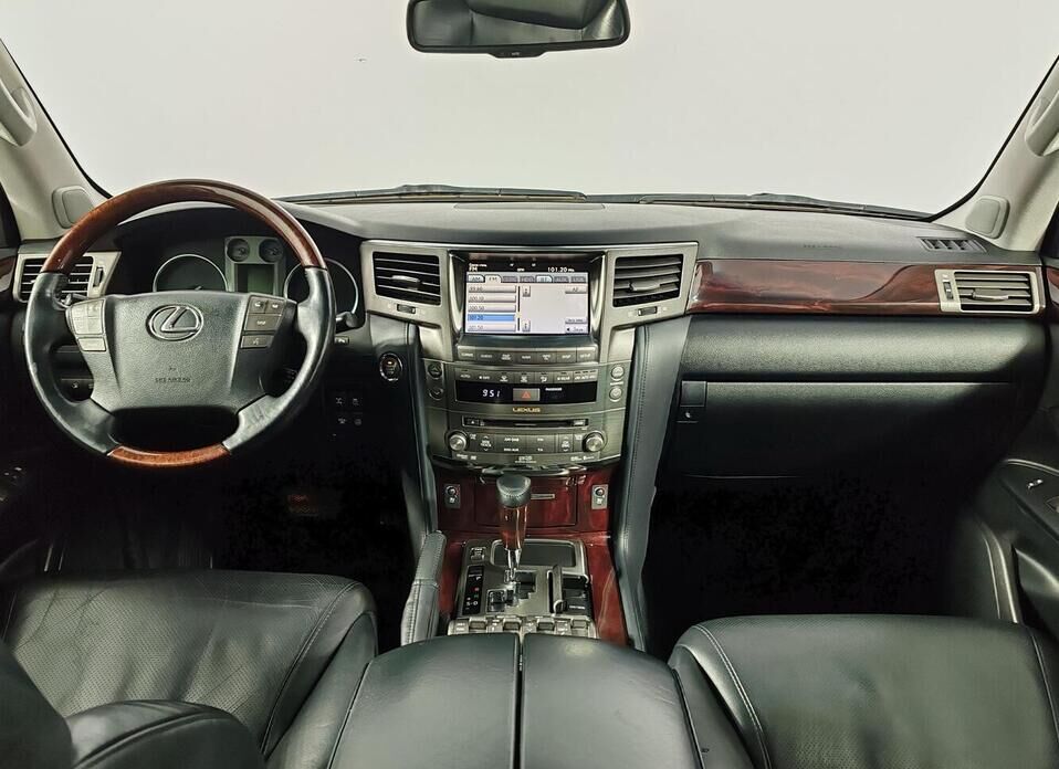 Lexus LX, III 570 5.7 AT (367 л.с.) 4WD