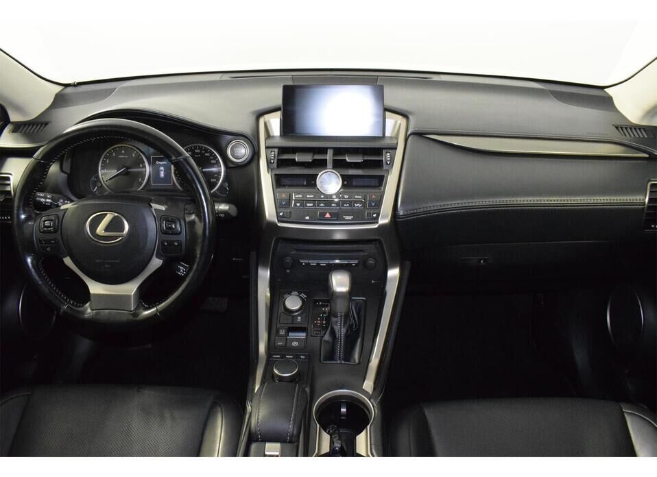 Lexus NX, I 200t 2.0 AT (238 л.с.) 4WD