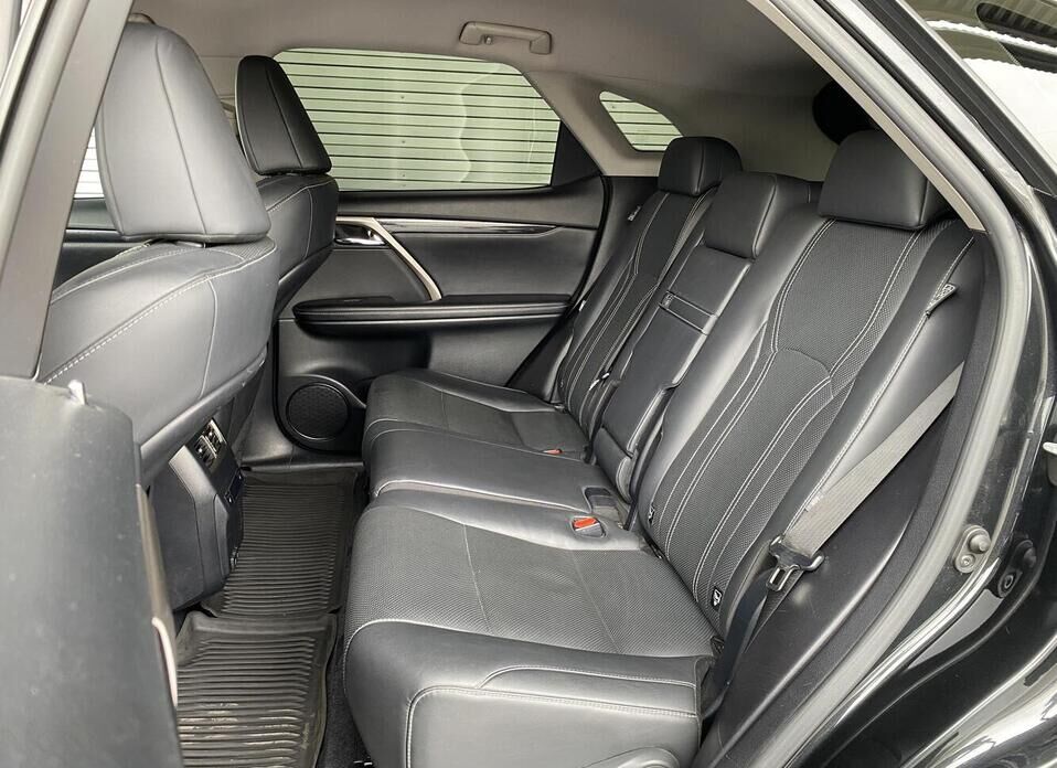 Lexus RX, IV Рестайлинг 300 2.0 AT (238 л.с.) 4WD