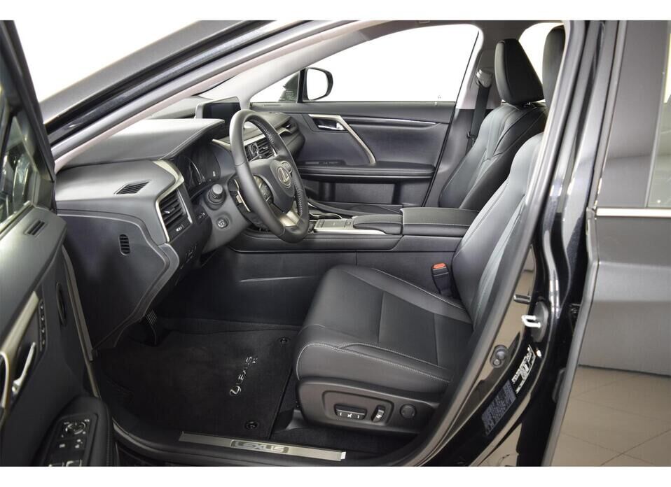 Lexus RX, IV Рестайлинг 300 2.0 AT (238 л.с.) 4WD
