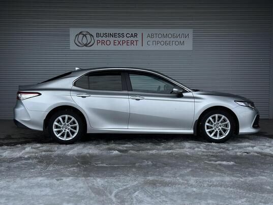 Toyota Camry, 2021&nbsp;г., 77&nbsp;424&nbsp;км