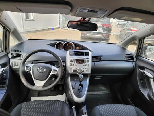 Toyota Verso, 2011 г., 272 160 км
