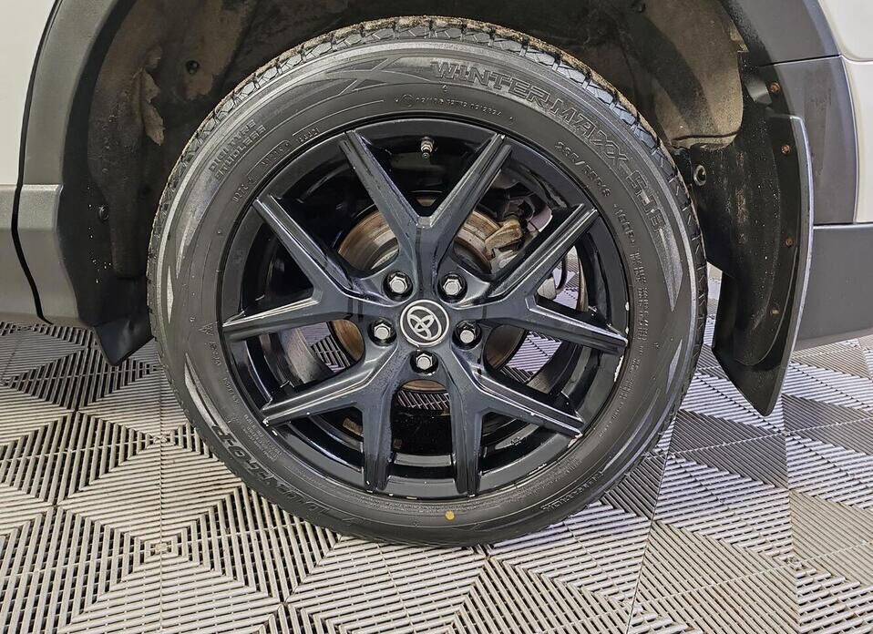 Toyota RAV4, IV (XA40) Рестайлинг 2.0 CVT (146 л.с.) 4WD