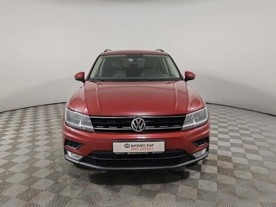 Volkswagen Tiguan, 2017&nbsp;г., 214&nbsp;327&nbsp;км