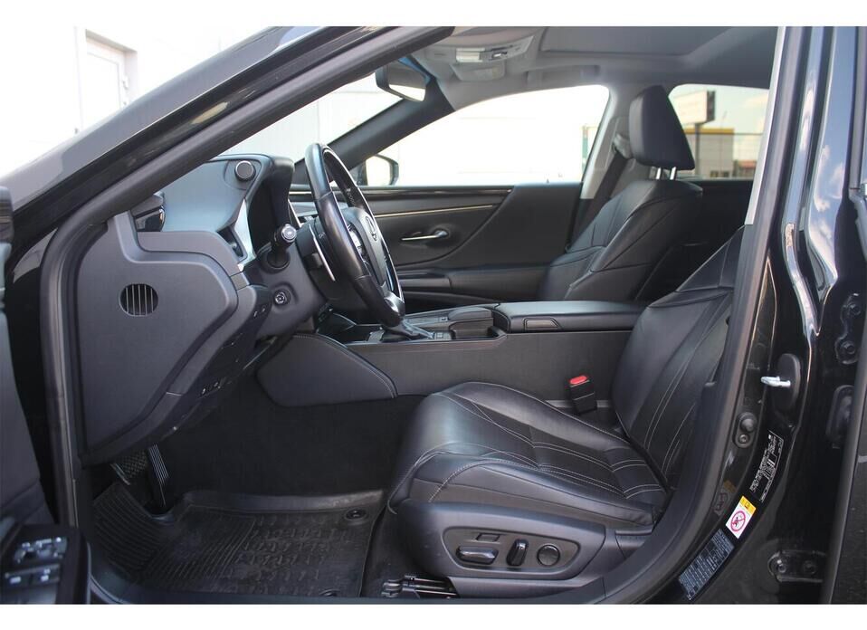 Lexus ES, VII 250 2.5 AT (200 л.с.)