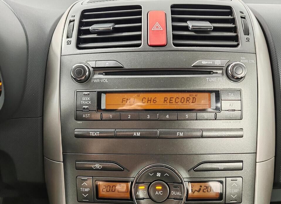 Toyota Auris, I 1.6 AMT (124 л.с.)