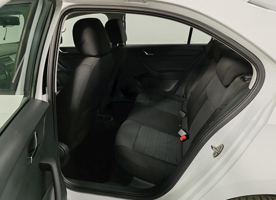 Skoda Rapid, I 1.6 MT (105 л.с.)