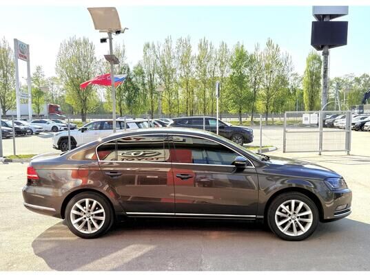Volkswagen Passat, 2014&nbsp;г., 237&nbsp;016&nbsp;км
