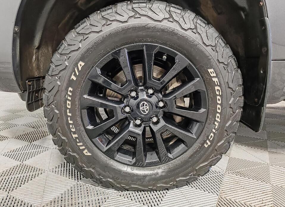 Toyota Land Cruiser Prado 2.8d AT (200 л.с.) 4WD