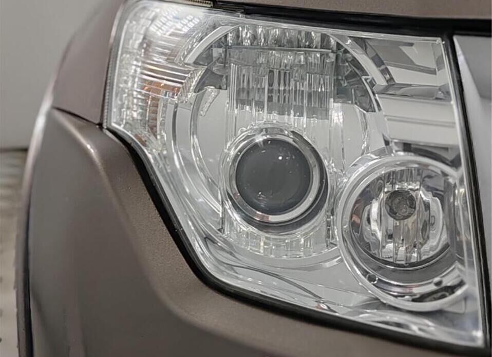 Mitsubishi Pajero, IV Рестайлинг 1 3.0 AT (178 л.с.) 4WD