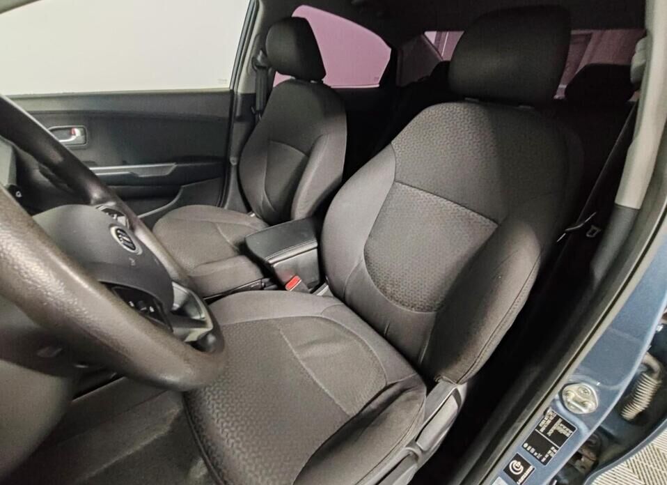 Kia Rio, III 5-speed 1.6 MT (123 л.с.)