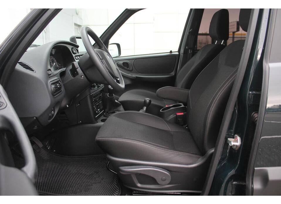 LADA (ВАЗ) Niva Travel, I Рестайлинг 1.8 MT (90 л.с.) 4WD