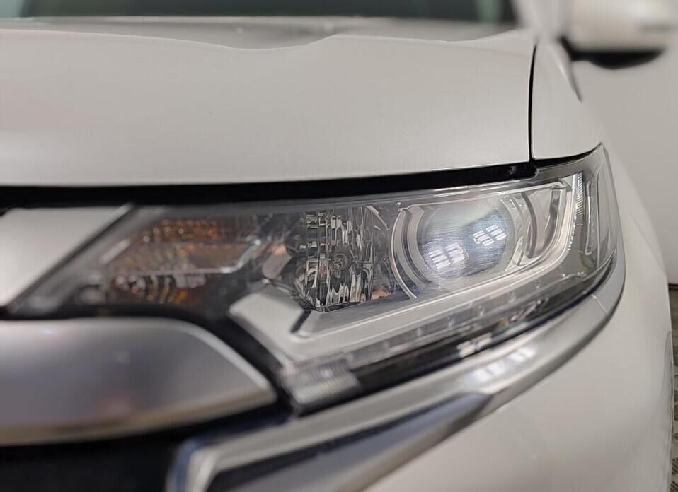 Mitsubishi Outlander, III Рестайлинг 3 2.0 CVT (146 л.с.)