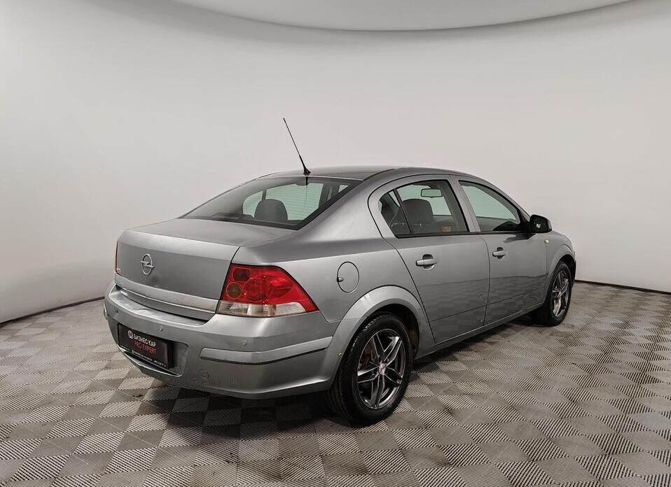 Opel Astra, H Рестайлинг 1.6 MT (115 л.с.)