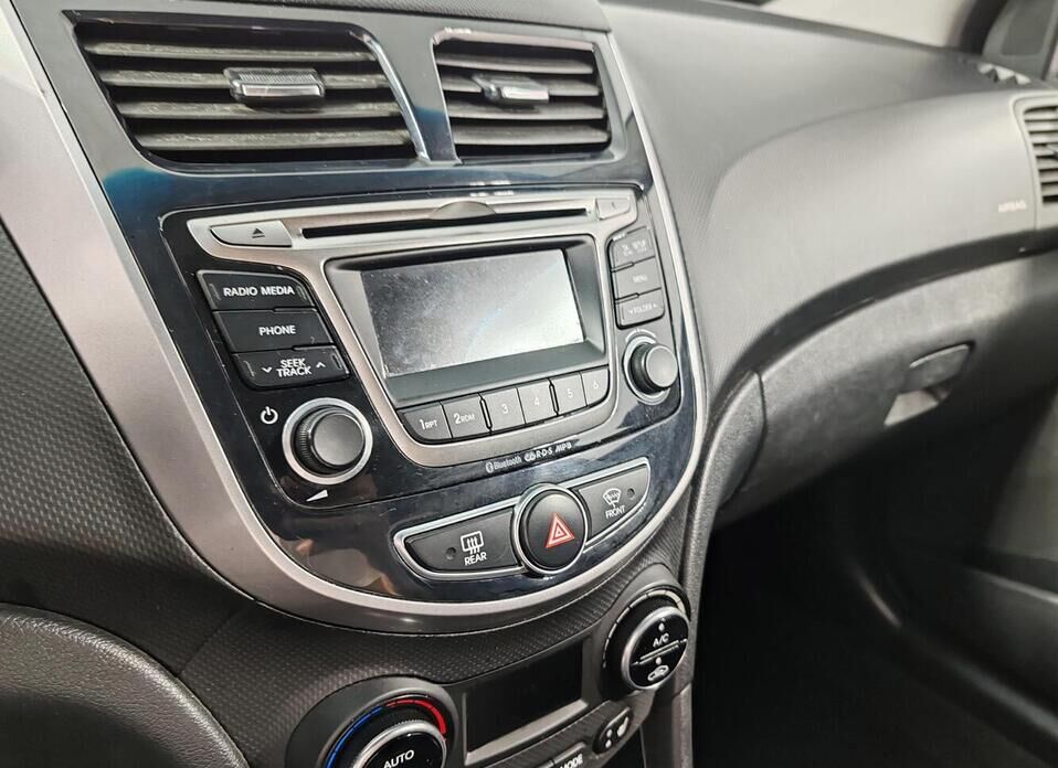 Hyundai Solaris, I Рестайлинг 1.6 AT (123 л.с.)
