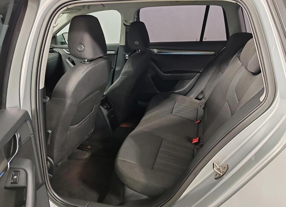 Skoda Octavia, III (A7) Рестайлинг 1.8 AMT (180 л.с.)