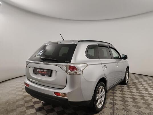 Mitsubishi Outlander, 2013 г., 240 254 км