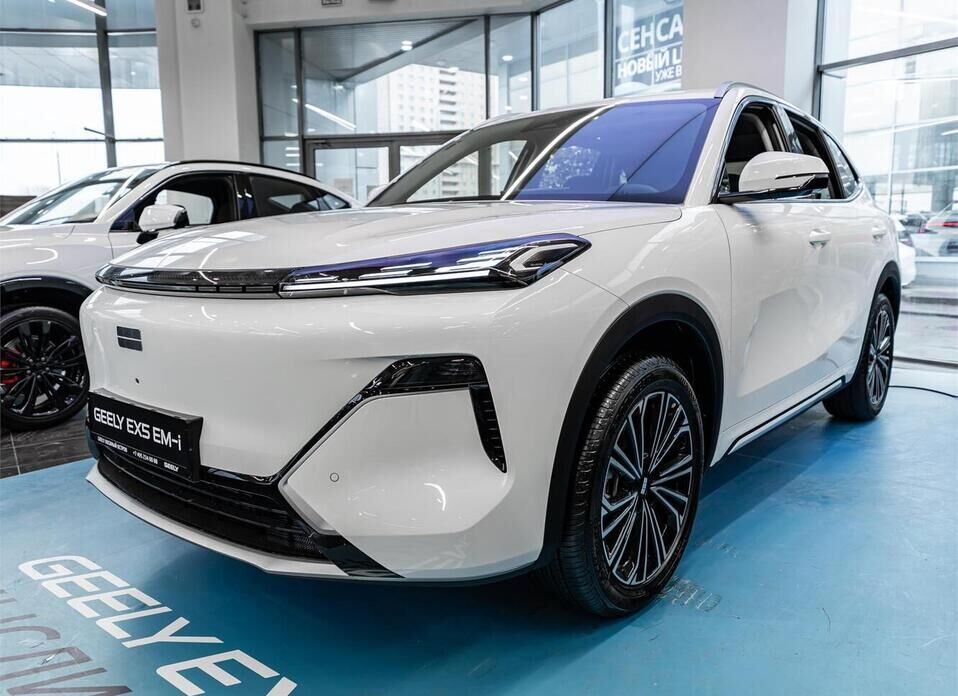 Geely EX5 EM-i 1.5hyb AT (167 л.с.)