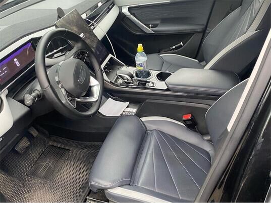 Geely Atlas, 2023&nbsp;г., 27&nbsp;360&nbsp;км