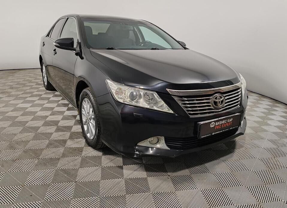 Toyota Camry 2.5 AT (181 л.с.)