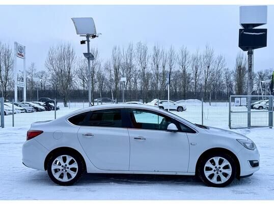 Opel Astra, 2013&nbsp;г., 230&nbsp;144&nbsp;км